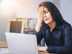 Hormonell bedingte Migräne bei Frauen – Ursachen und Symptome