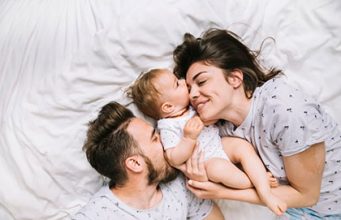 Partnerschaft Zweisamkeit Berufstätigkeit Regelungen in Deutschland Österreich und der Schweiz