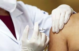 Grippe & Covid: Wann ein Test sinnvoll ist und welche Hausmittel wirklich helfen