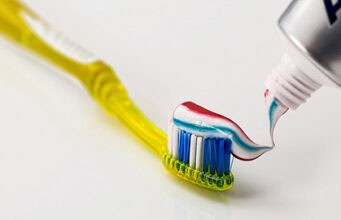 Zusammenhang zwischen schlechter Mundhygiene und erhöhtem Krebsrisiko: Bakterien im Mund als Warnsignale