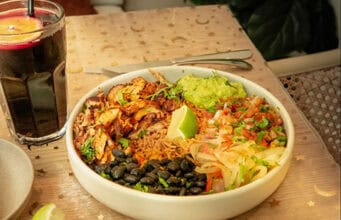 Gesund durch den Ramadan: Die besten Tipps für Ernährung, Flüssigkeitszufuhr und Wohlbefinden