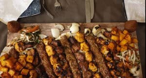 Hygiene beim Grillen und Picknick: Wie Sie Lebensmittelinfektionen effektiv verhindern