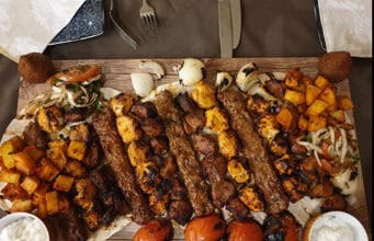 Hygiene beim Grillen und Picknick: Wie Sie Lebensmittelinfektionen effektiv verhindern