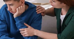 Überforderte Jugendliche verstehen: Praktische Strategien für Eltern in der digitalen Zeit